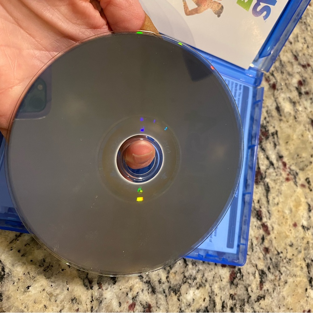 Sims 4 PS4 game - Picture 4 of 4